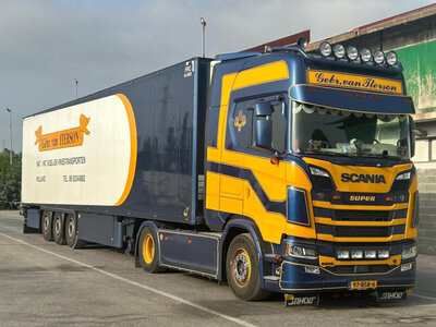 WSI WSI Scania S Highline with 3-axle reefer trailer GEBR. VAN ITERSON