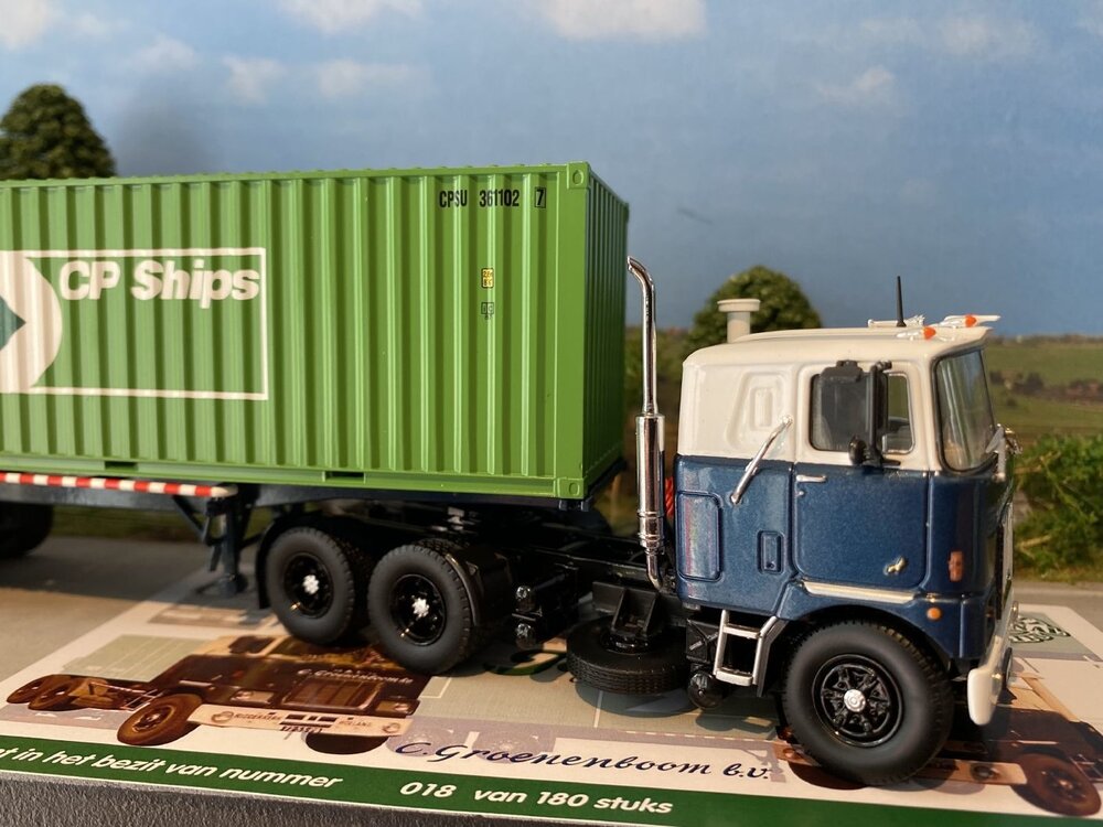 Tekno Tekno Mack F700 met klassiek container chassis met 2x 20ft container GROENENBOOM