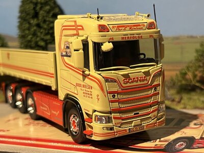 Tekno Tekno Scania Next Gen R520 8x2 NCH met container haakarm PER E. NIELSEN