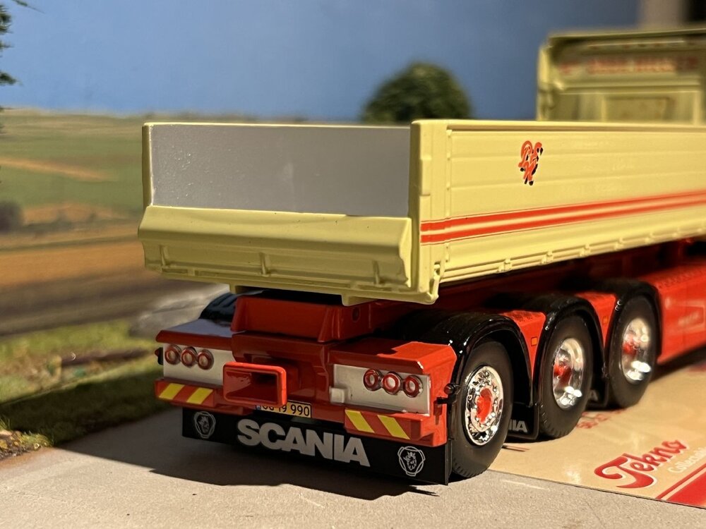 Tekno Tekno Scania Next Gen R520 8x2 NCH with container hooklift PER E. NIELSEN