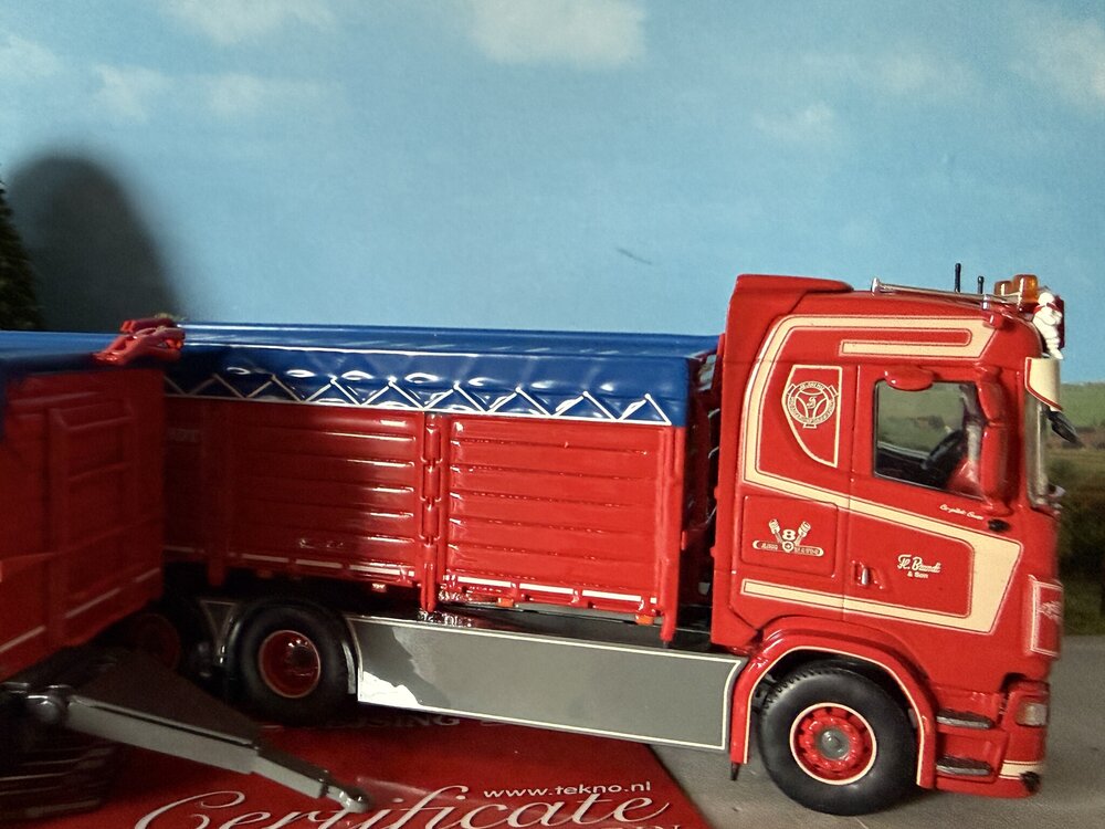 Tekno Tekno Scania Next Gen 770S-V8 motorwagen met 4-as aanhanger MICHAEL BRANDT