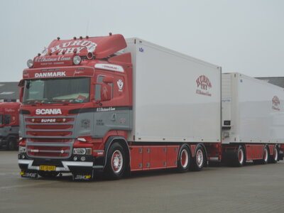 Tekno Tekno Scania R-Streamline rigid truck with 3-axle trailer NC. CHRISTENSEN