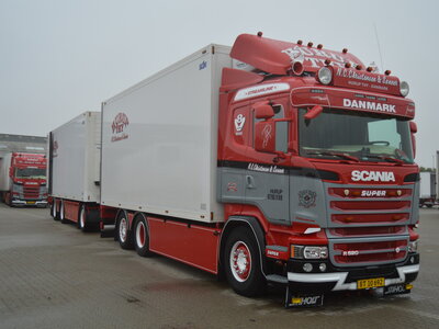 Tekno Tekno Scania R-Streamline motorwagen met 3-assige schamelaanhanger NC. CHRISTENSEN