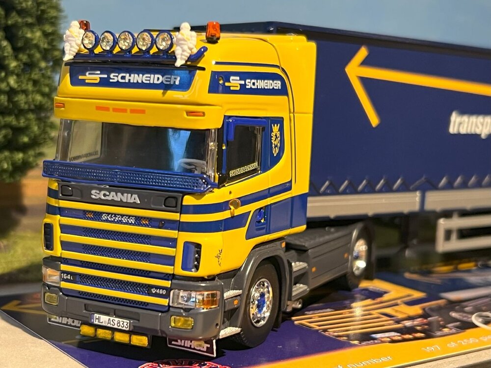 Tekno Tekno Scania 4-serie Topline met 3-assige (ASG) schuifzeilen oplegger ASG - Schneider