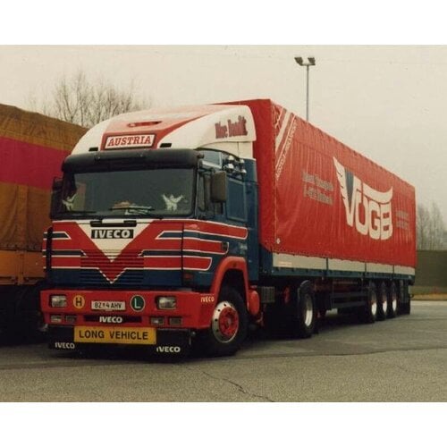 Tekno Tekno Iveco Turbostar 4x2 trekker met 3-assige klassieke huifoplegger VOGEL