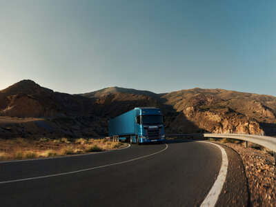 Tekno Tekno Scania Super 560R 4x2 with 3-axle reefer trailer BRAND BOOST