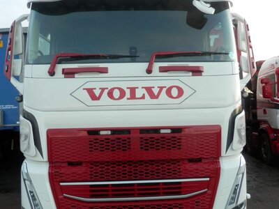 WSI WSI Volvo FH5 6x2 + 4-axle lowloader KNT Shotts Scotland