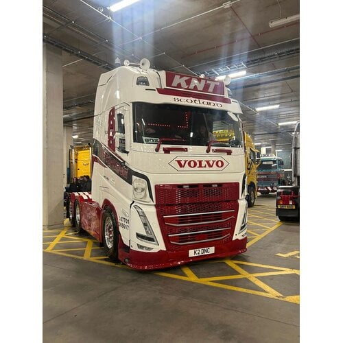WSI WSI Volvo FH5 6x2 + 4-axle lowloader KNT Shotts Scotland