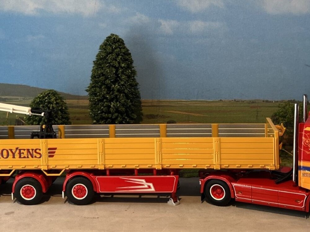 WSI WSI Volvo FH4 sleeper cab 4x2 met 3-assige stenen oplegger GOYENS