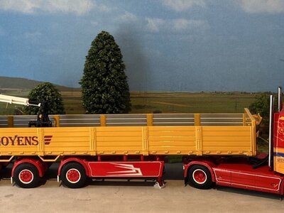 WSI WSI Volvo FH4 sleeper cab 4x2 met 3-assige stenen oplegger GOYENS