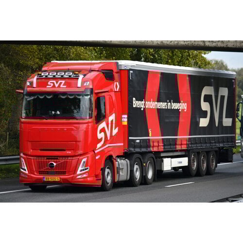WSI WSI Volvo FH Aero Globetrotter 6x2 met 3-assige schuifzeilen oplegger SVZ