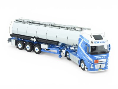 Tekno Tekno Volvo FH Aero Globetrotter XL met 3-assige verchroomde tankoplegger KEES IN 'T VEEN