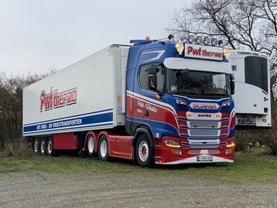 Tekno Tekno Scania NGS Highline with 3-axle reefer trailer PETER WOUTERS