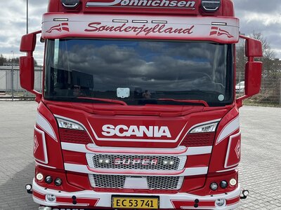 Tekno Tekno Scania L motorwagen met vuilnis opbouw SEJER & SONNICHSEN
