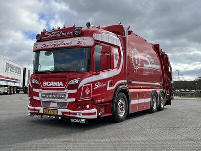 Tekno Tekno Scania L riged truck with garbage buildup SEJER & SONNICHSEN