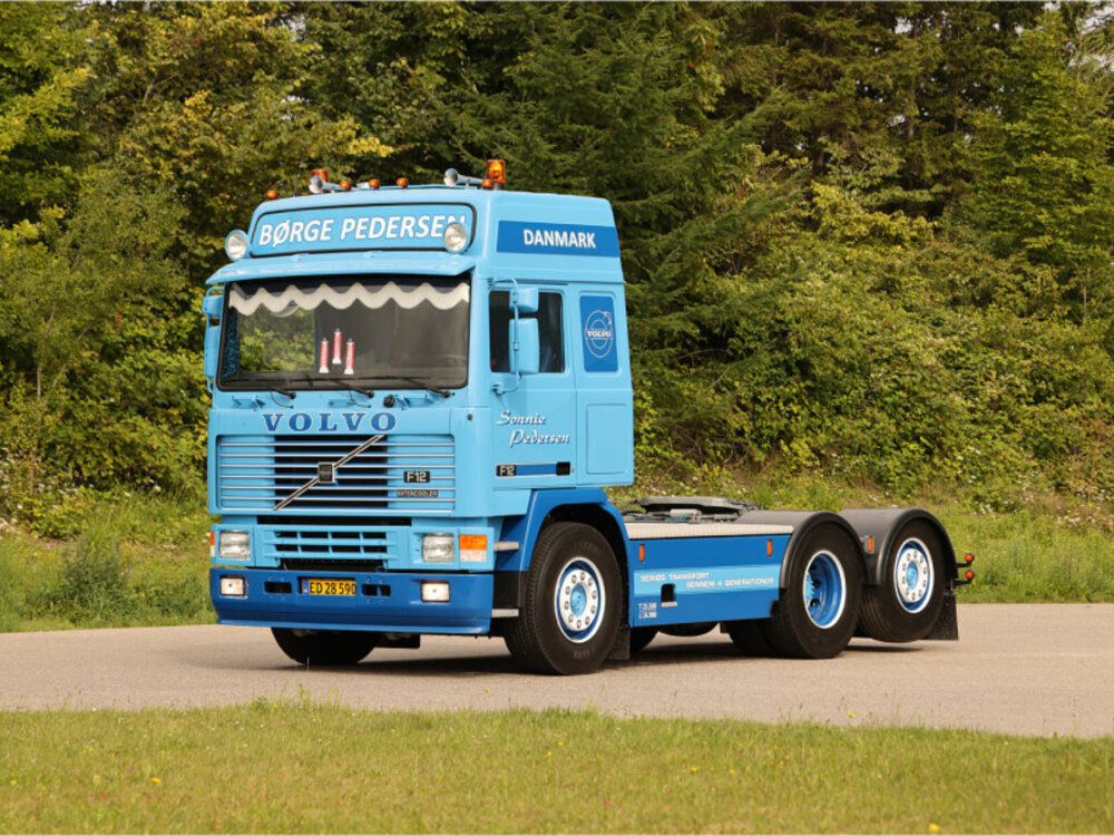 WSI WSI Volvo F12 Globetrotter 6x2 SONNIE PEDERSEN