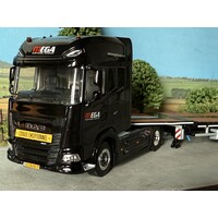 WSI DAF XG+ 4X2 with 3-axle flatbed mega trailer MEGA TRANSPORT