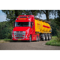 WSI Volvo Vlastuin Torpedo VT5 6x2 met 3-assige vacuum tank trailer VAKUTRANS