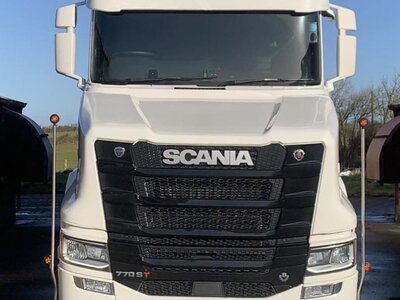 WSI WSI Vlastuin Torpedo 6x2 with 3-axle tipping trailer R & F ATKINSON FARMS Ltd Cumbria England