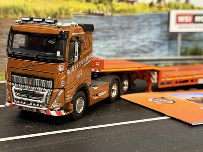 WSI WSI Volvo FH05 lowroof 6x4 with 3-axle lowloader ROBERT McCARROLL Glasgow Scotland