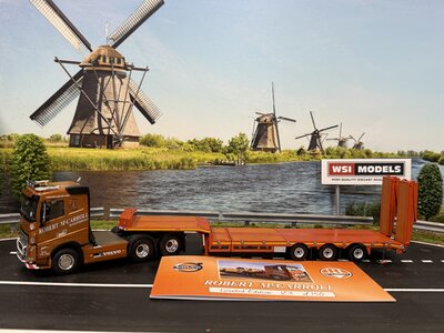 WSI WSI Volvo FH05 lowroof 6x4 with 3-axle lowloader ROBERT McCARROLL Glasgow Scotland