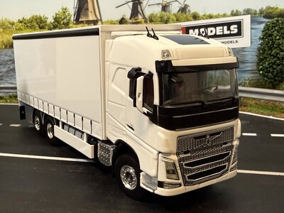 WSI WSI "EXCLUSIEF" Volvo FH4 Glob. 6x2 motorwagen met 2-as zeiloplegger