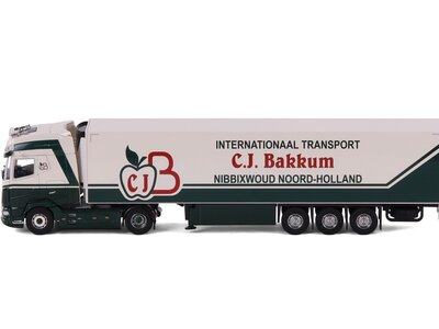 Cavallino Cavallino DAF XG+  with 3-axle reefertrailer C.J. BAKKUM