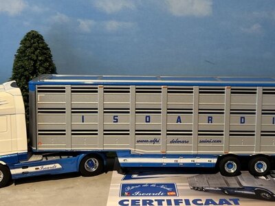 WSI WSI DAF XF Super Space Cab 4x2 met vee oplegger ISOARDI