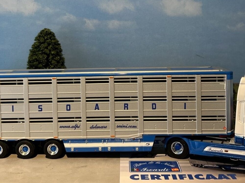 WSI WSI DAF XF Super Space Cab 4x2 met vee oplegger ISOARDI