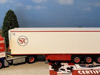 WSI WSI Volvo F16 Globetrotter 4x2 with 3-axle reefer trailer SKIVE