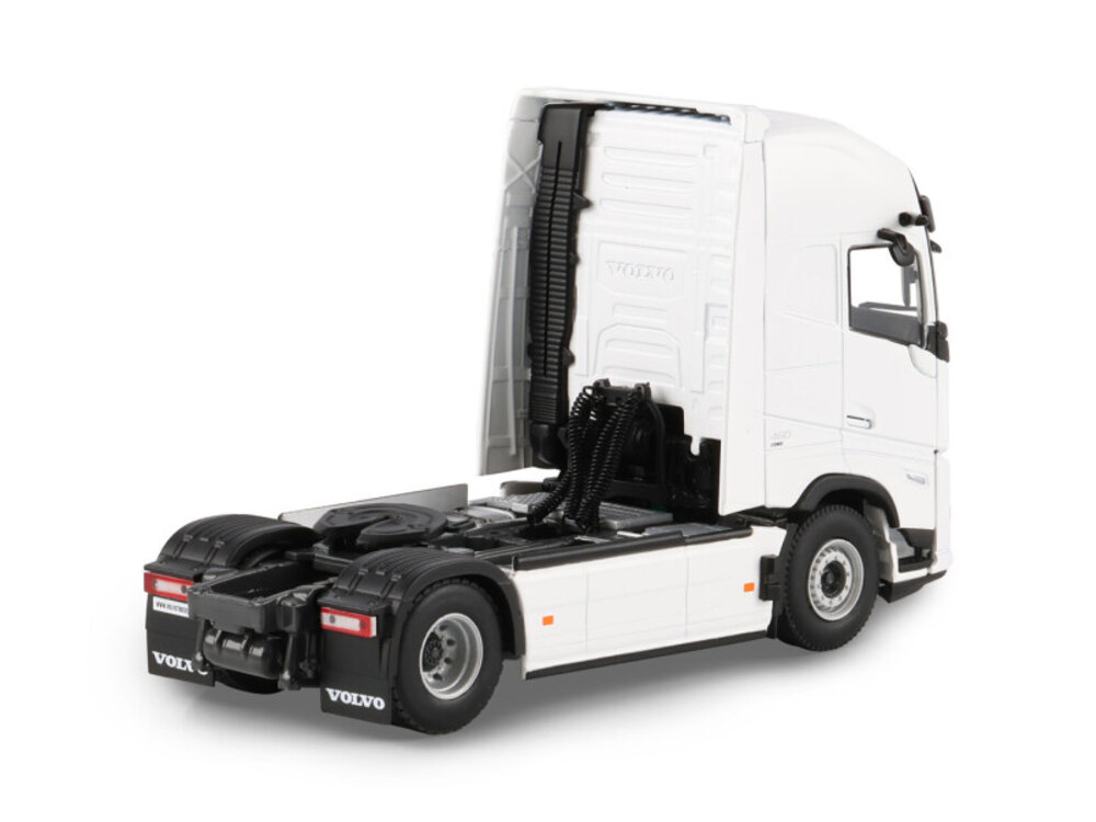 WSI WSI Volvo FH Aero Globetrotter XL 4x2 WHITE LINE