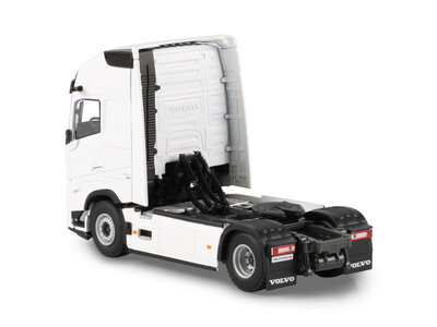 WSI WSI Volvo FH Aero Globetrotter XL 4x2 WHITE LINE