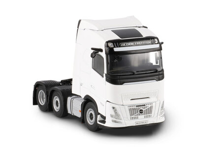 WSI WSI Volvo FH Aero Globetrotter 6x2 WHITE LINE