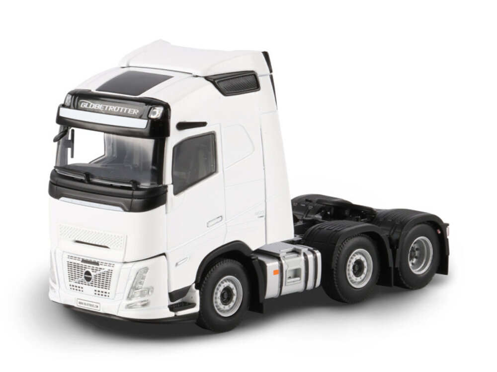 WSI WSI Volvo FH Aero Globetrotter 6x2 WHITE LINE