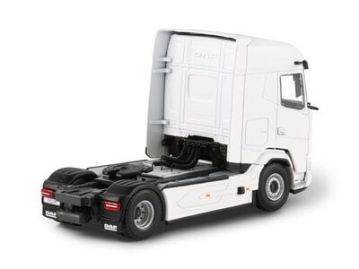 WSI WSI DAF XG 4X2 WHITE LINE