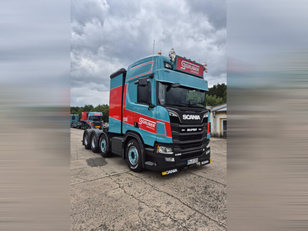 WSI WSI Scania R Highline 8x4 met 7-assige mannoovr +  2-assige dolly GRUBER