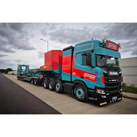 WSI Scania R Highline 8x4 with 7-axle mannoovr + 2-axle dolly GRUBER