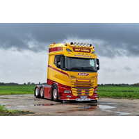 WSI DAF XG+ 6x2 BKP CARGO
