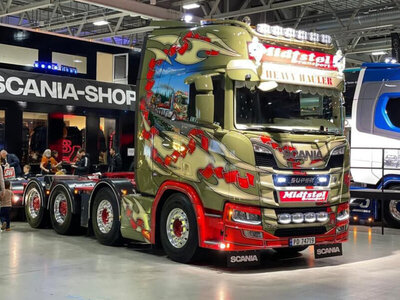 WSI WSI Scania R Highline 8x4 with add on axle MIDTSTØL