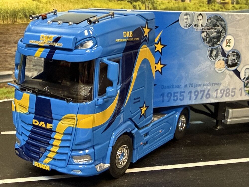 Cavallino Cavallino DAF XG+  with 3-axle boxtrailer DKB FOODSOLUTIONS