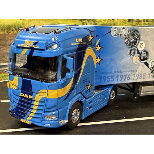 Cavallino Cavallino DAF XG+ met 3-as kastenoplegger DKB FOODSOLUTIONS