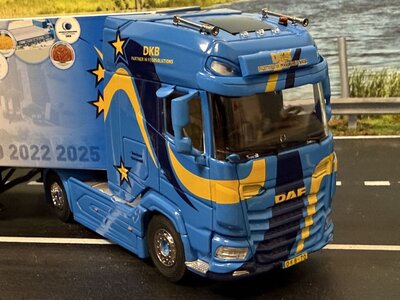 Cavallino Cavallino DAF XG+  with 3-axle boxtrailer DKB FOODSOLUTIONS