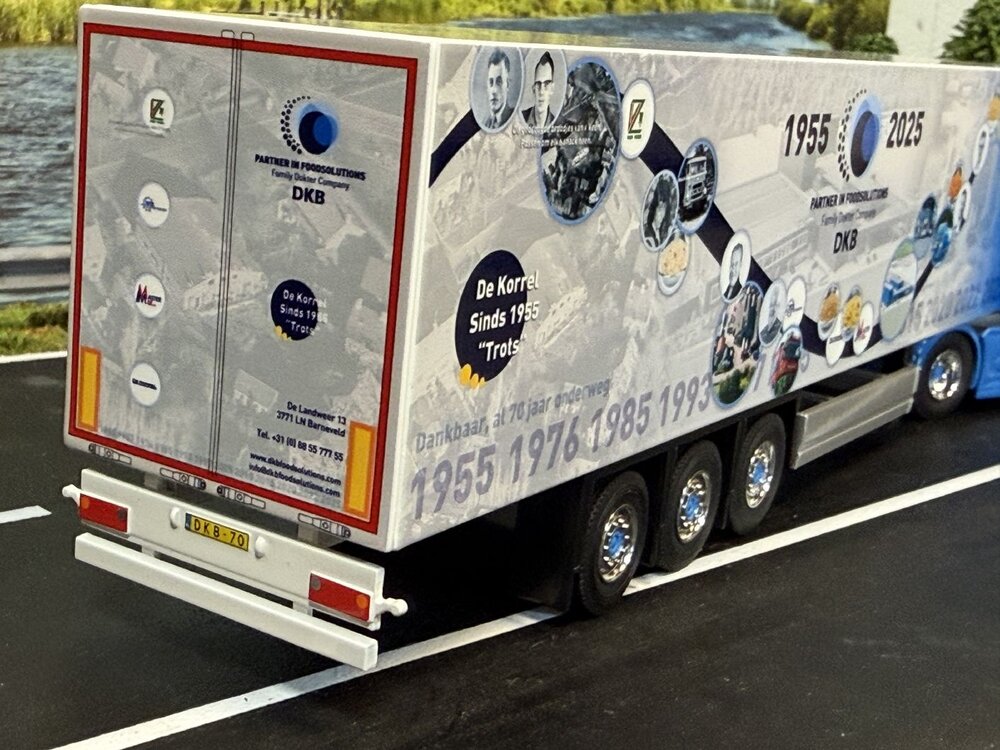Cavallino Cavallino DAF XG+  with 3-axle boxtrailer DKB FOODSOLUTIONS