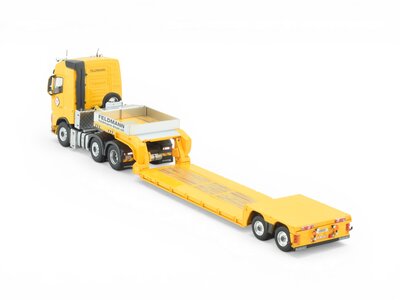Tekno Tekno Volvo FH05 Globetrotter 6x2 met 2-assige dieplader FELDMANN