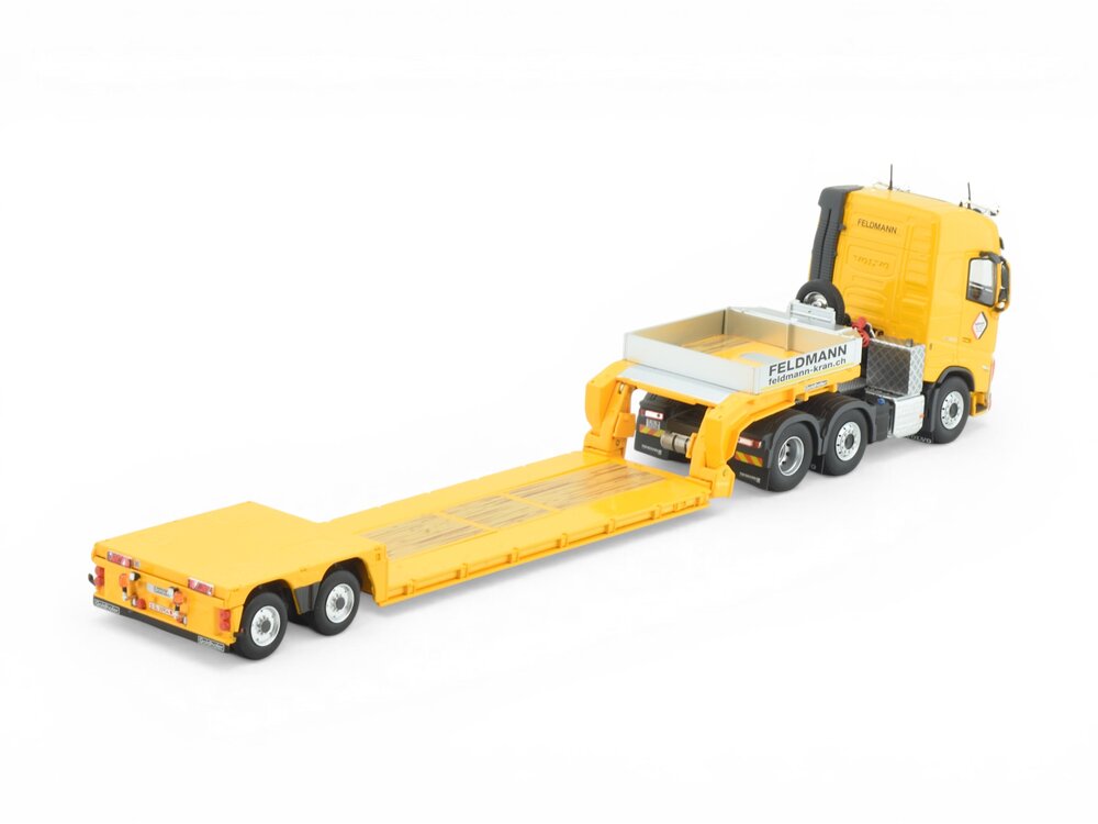 Tekno Tekno Volvo FH05 Globetrotter 6x2 with 2-axle lowloader FELDMANN