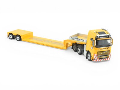 Tekno Tekno Volvo FH05 Globetrotter 6x2 with 2-axle lowloader FELDMANN
