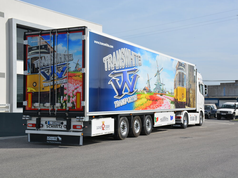 Tekno Tekno Scania Next Gen 500S with 3-axle reefer trailer TRANSWHITE