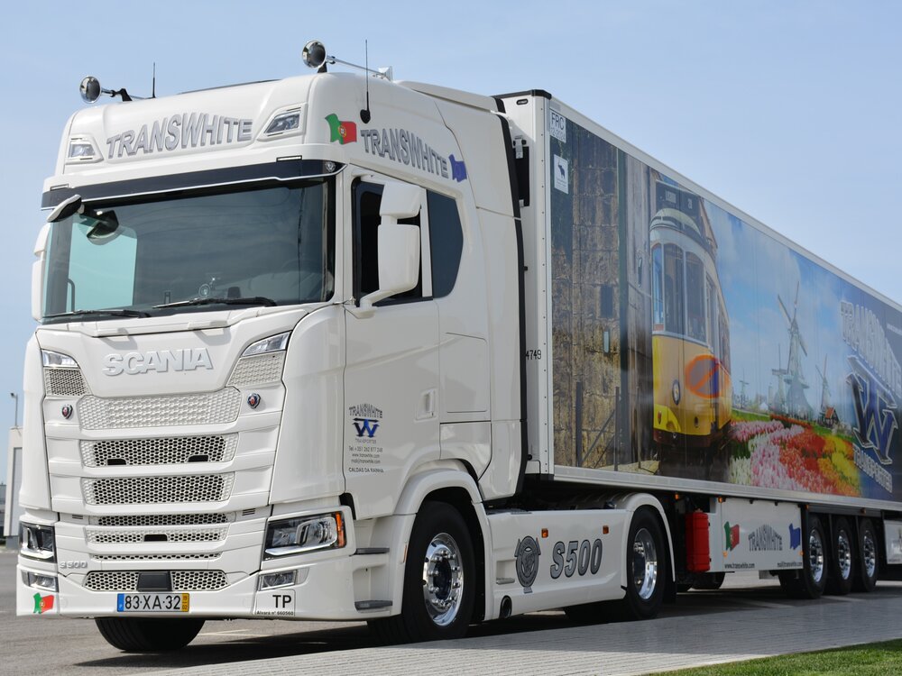 Tekno Tekno Scania Next Gen 500S met 3-assige koeloplegger TRANSWHITE