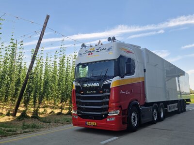 Tekno Tekno Scania Next Gen 530S-V8 Highline 6x2 with 3-axle  reefer trailer SIMON LOOS