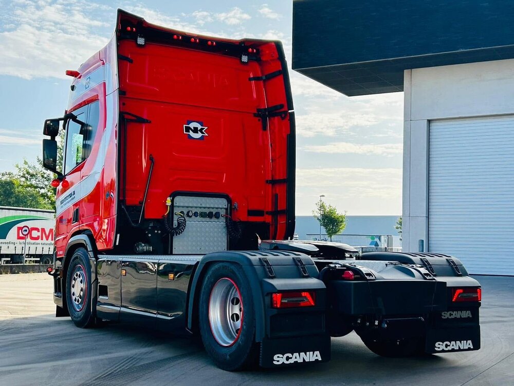 Tekno Tekno Scania NGR 4x2 Highline met 3-assige Meusburger trailer NICO KWINTEN